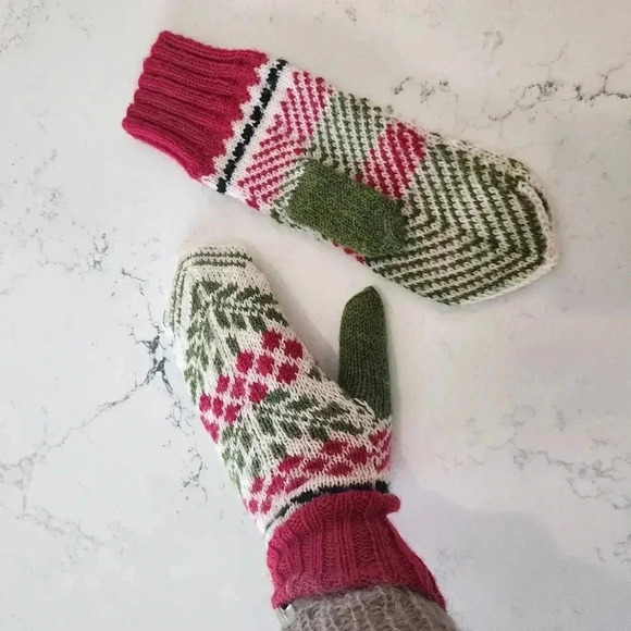 Alpaca New handmade wool mittens - Picture 4 of 4